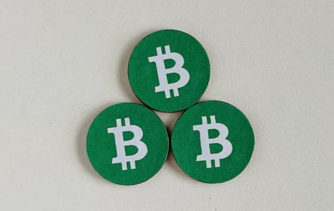 仮想通貨が拓く金融革新デジタル資産運用の新時代とリスク対応の最前線